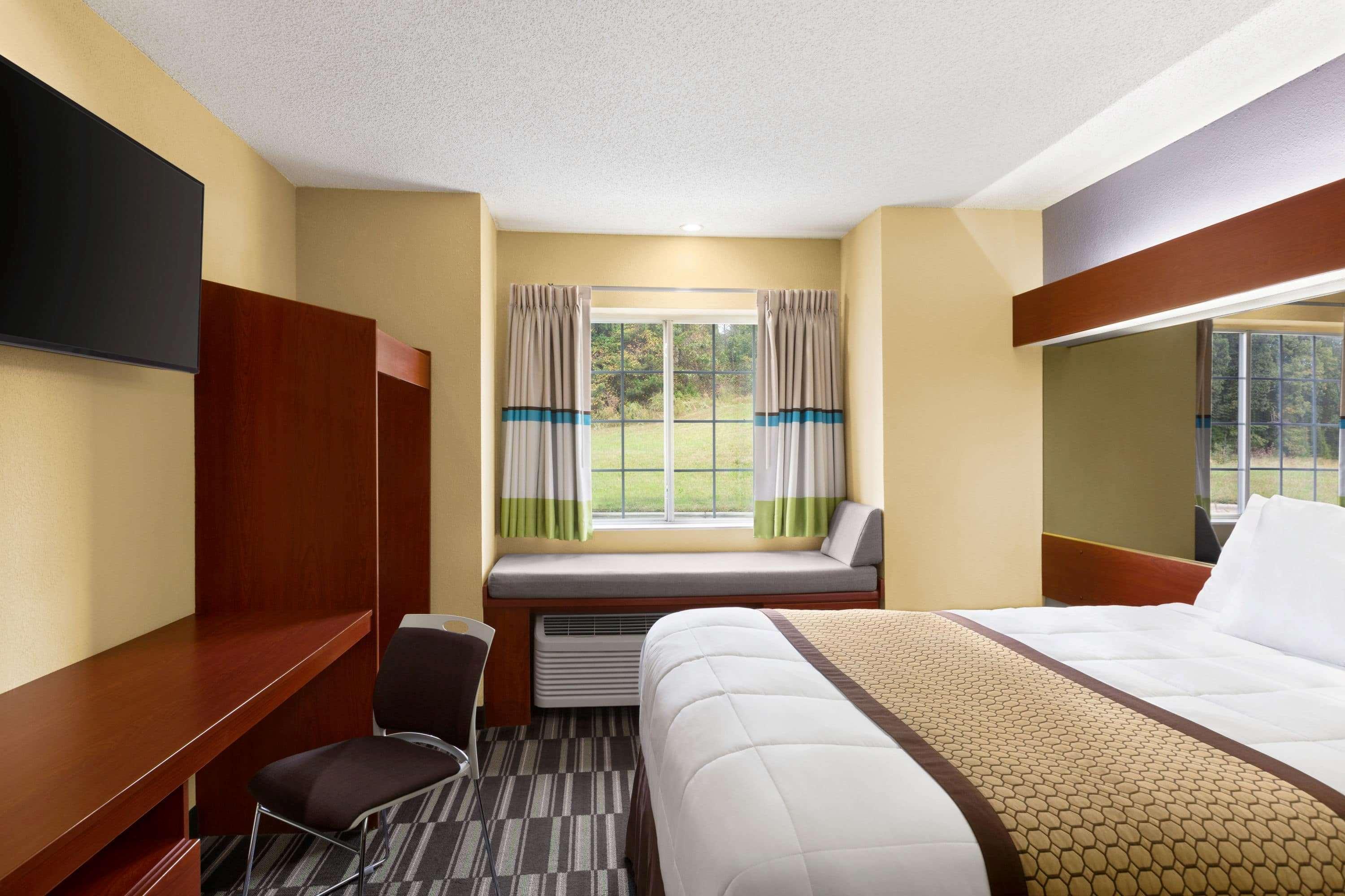 Microtel Inn & Suites By Wyndham Томасвил Екстериор снимка