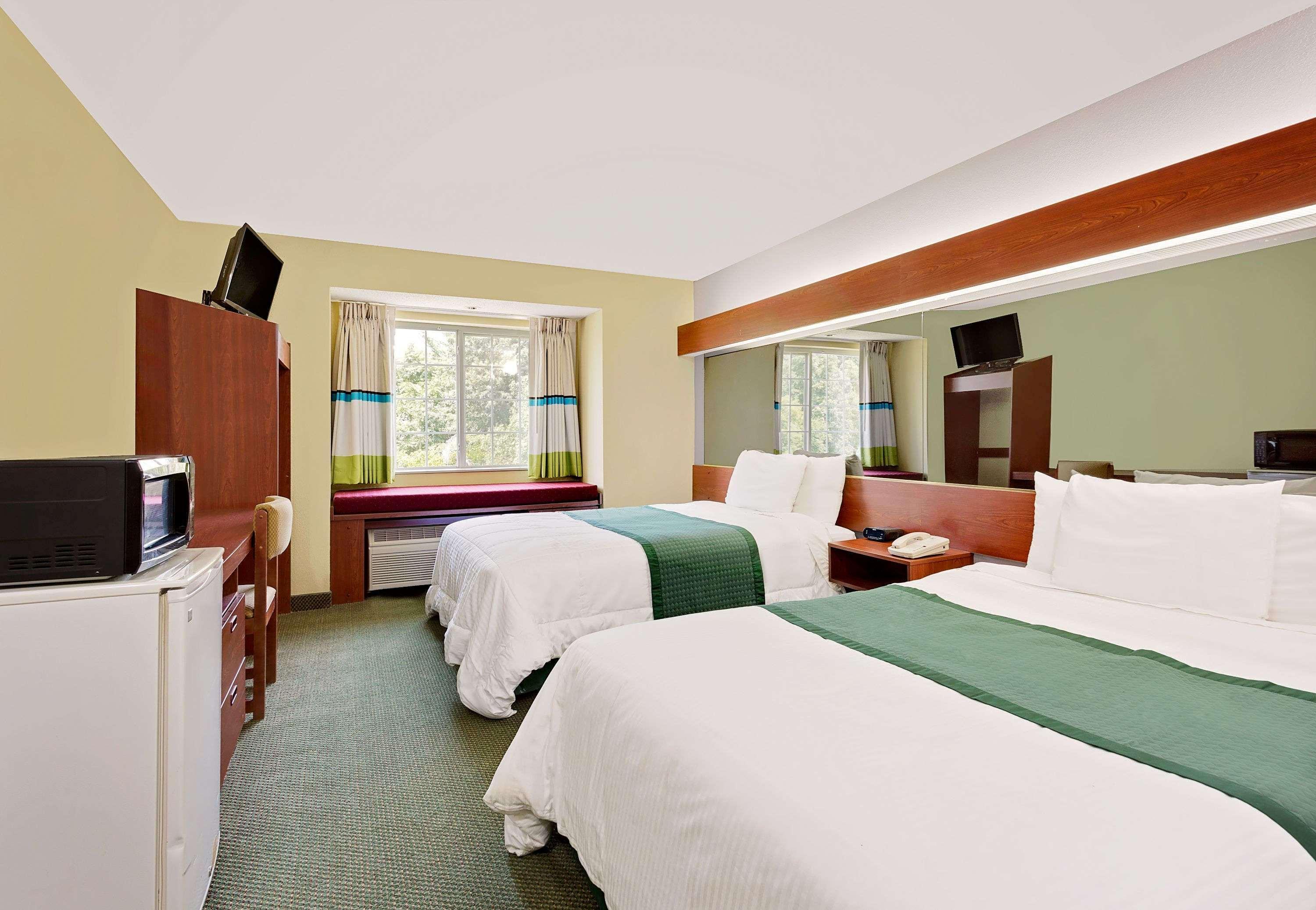 Microtel Inn & Suites By Wyndham Томасвил Екстериор снимка