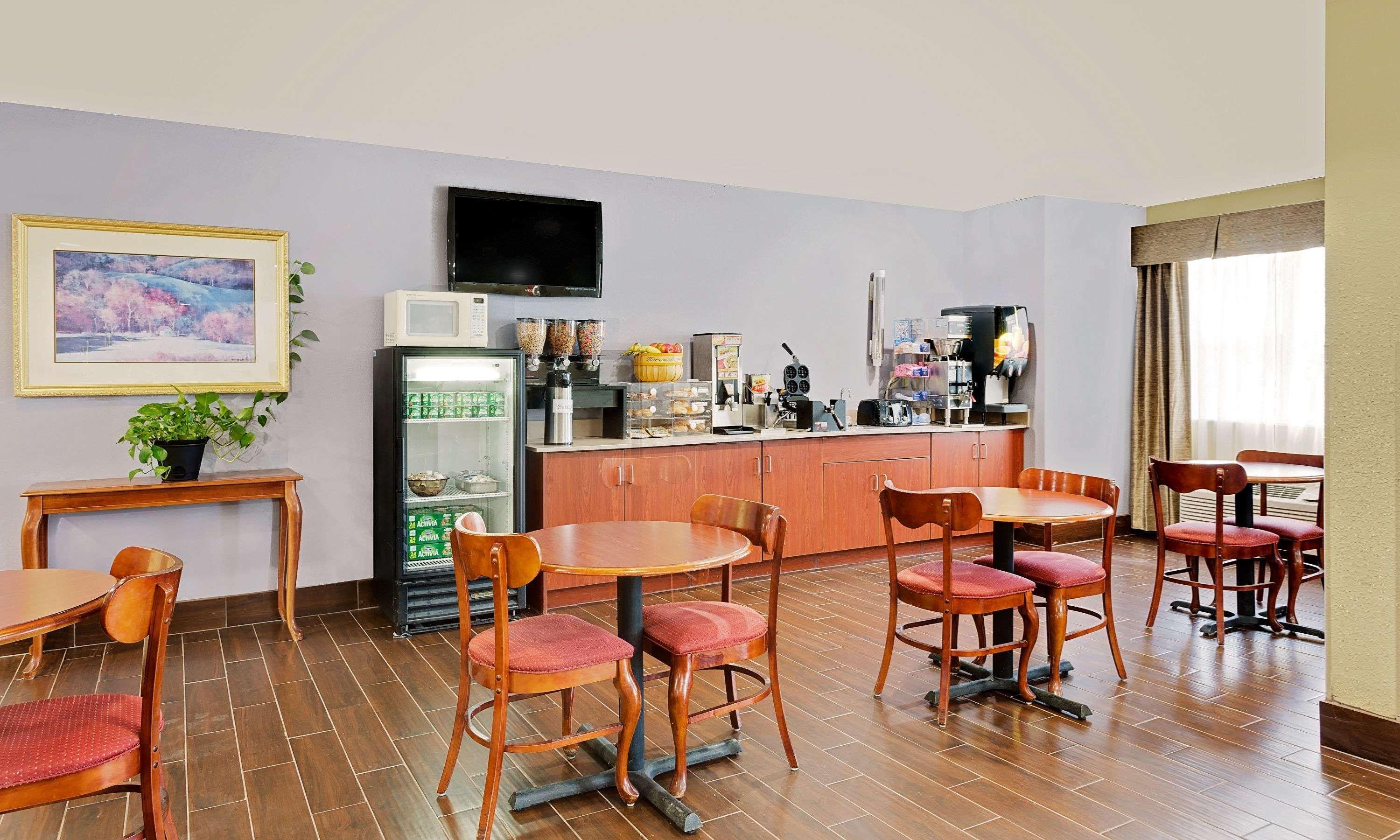 Microtel Inn & Suites By Wyndham Томасвил Екстериор снимка